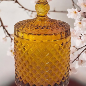 Aroma Haven Candles– A Symphony of Light & Scent